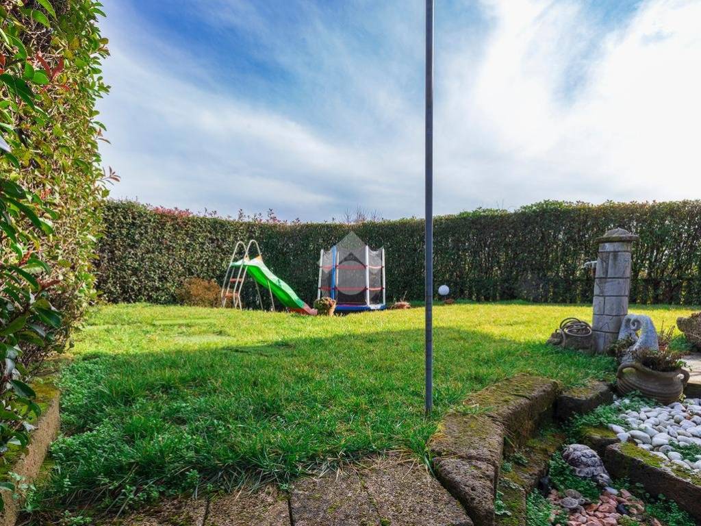 Appartamento a Gorla minore in Via Montello, 122 - Foto 3