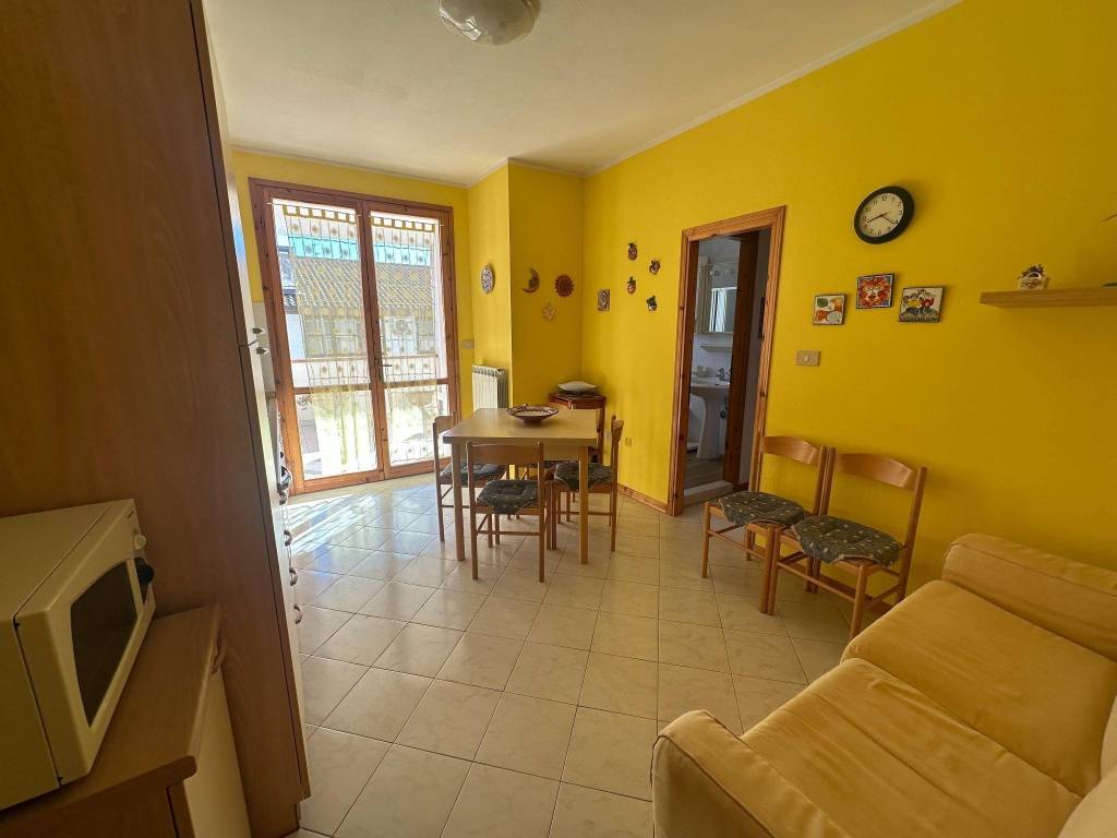 Appartamento a Comacchio in Viale Giacomo Leopardi, 7 - Foto 2