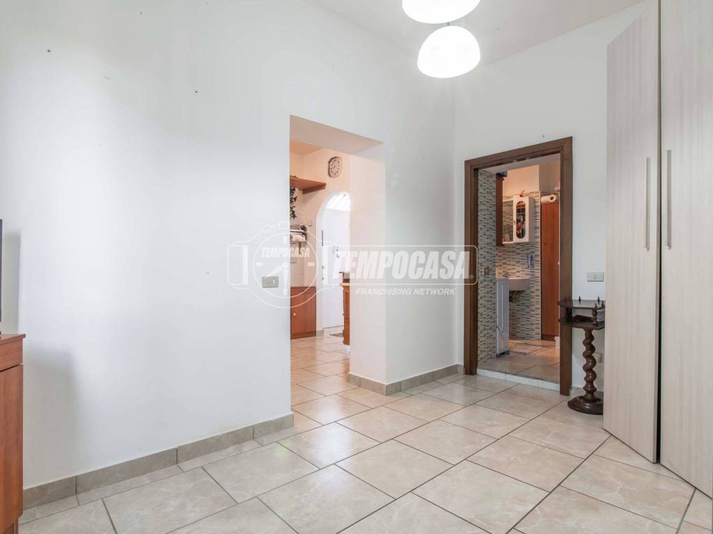 Appartamento a Gorla minore in Via dell Asilo 2 - Foto 2