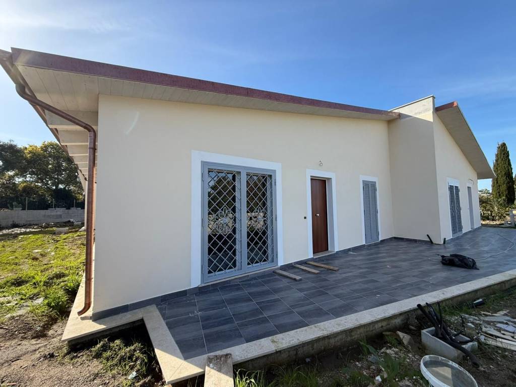 Villa a Aprilia in Via Cavone - Foto 4