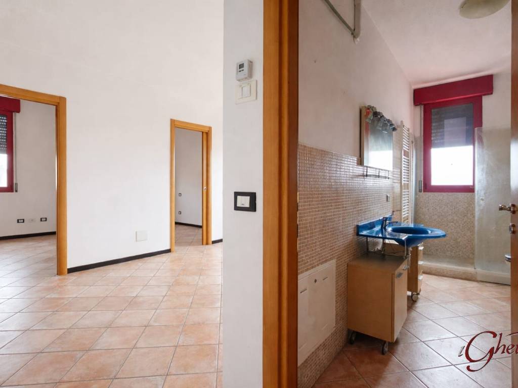 Appartamento a Cento in Via Bondenese, 74 - Foto 2