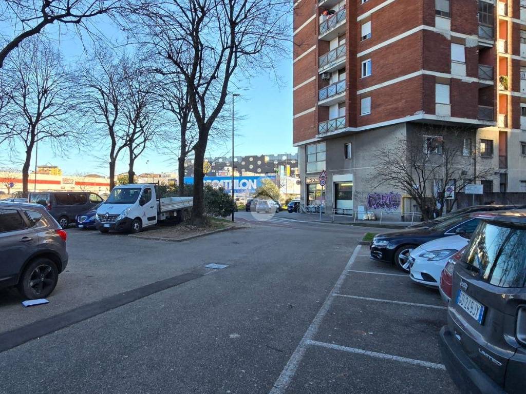 Appartamento a Cinisello balsamo in Viale Romagna, 39 - Foto 2