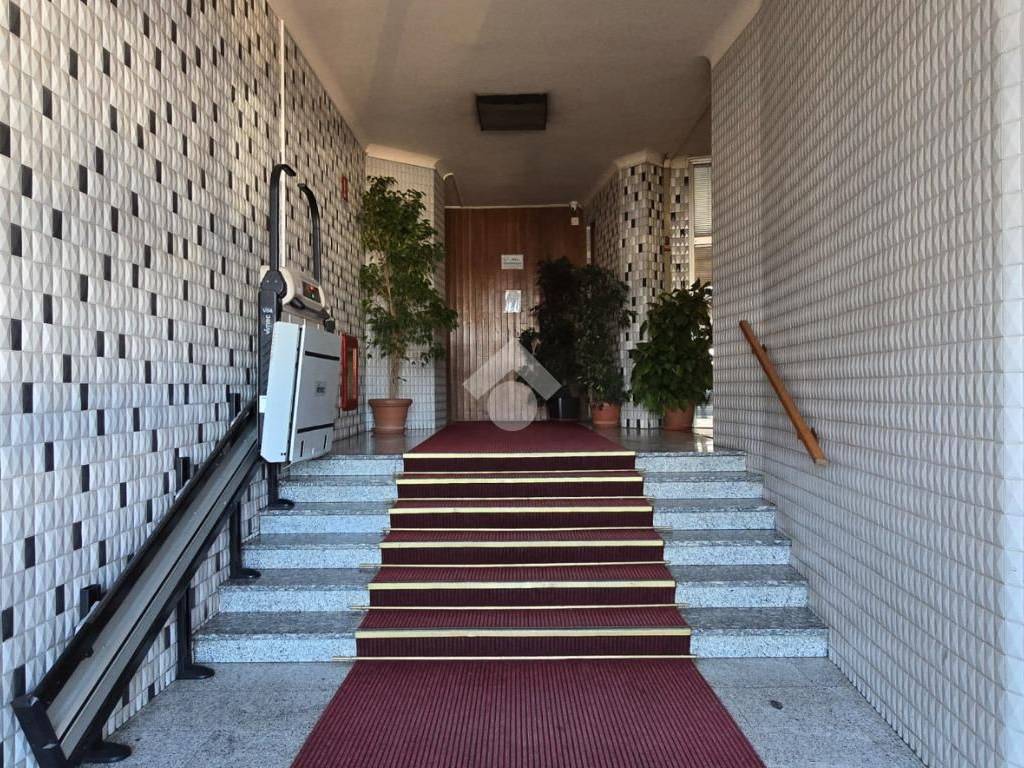 Appartamento a Cinisello balsamo in Viale Romagna, 39 - Foto 3