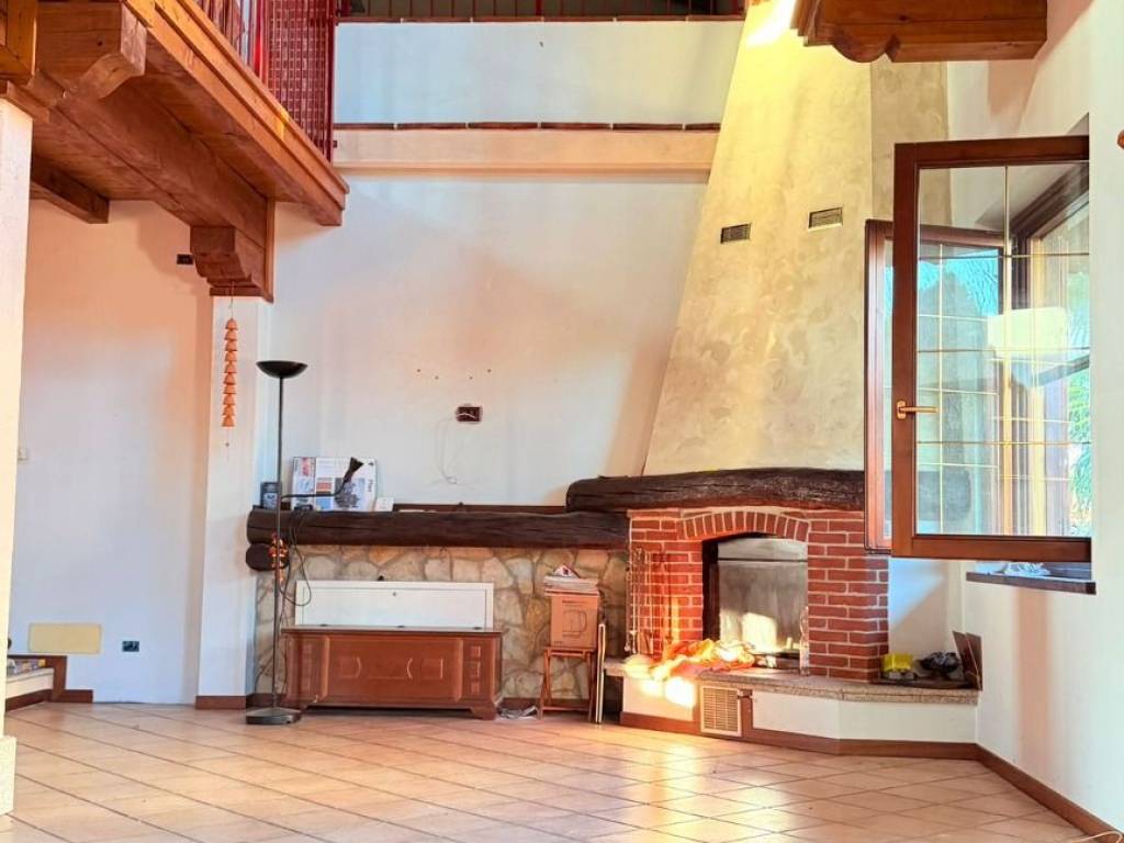 Villa a Novara in Strada Provinciale di Granozzo - Foto 4