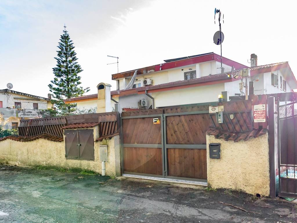 Villa a Ardea in Via Urbino, 18 - Foto 3