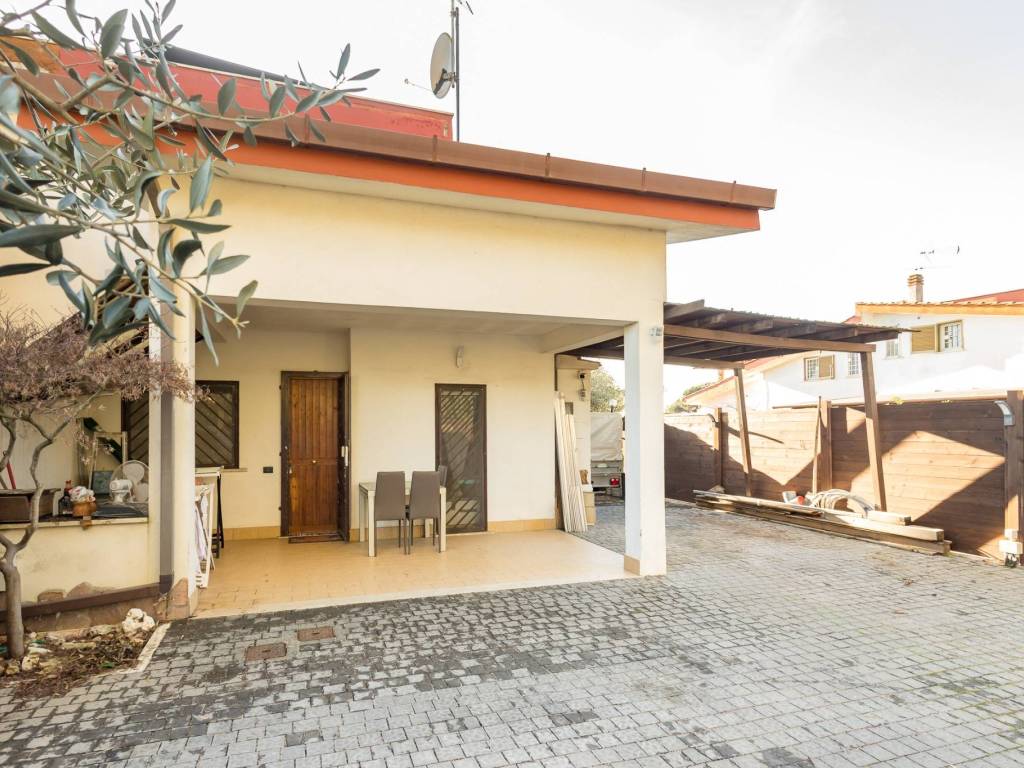 Villa a Ardea in Via Urbino, 18 - Foto 4