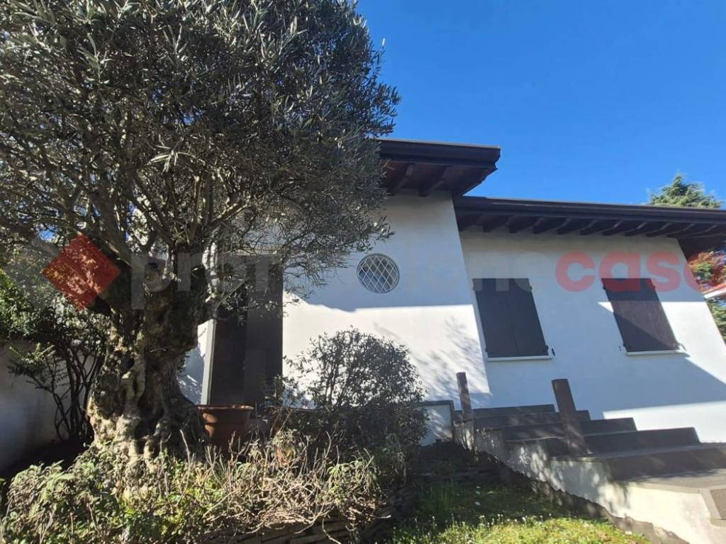 Villa a Parabiago in via sant'antonio, 75 - Foto 2