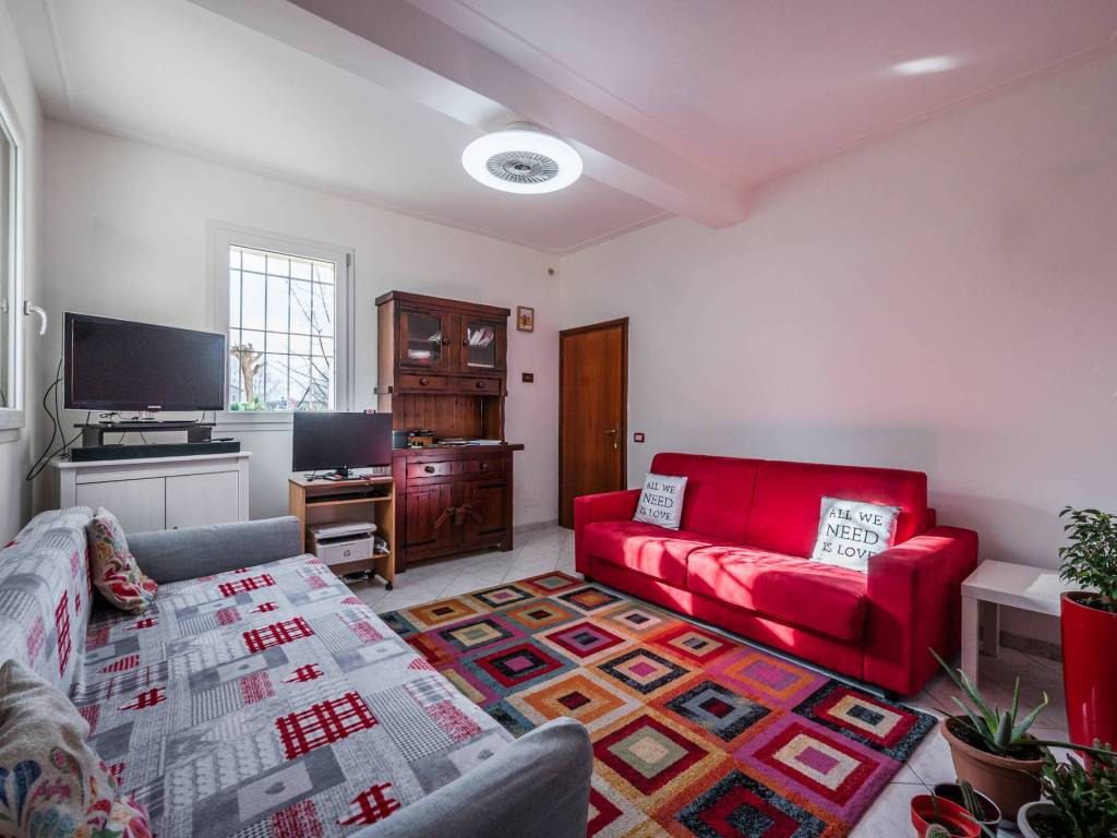 Casa indipendente a Reggio emilia in Via Werter Asseverati - Foto 4