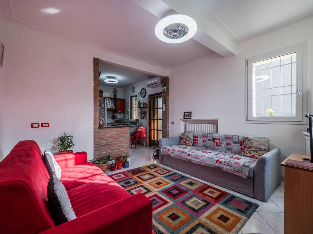 Casa indipendente a Reggio emilia in Via Werter Asseverati - Foto 5