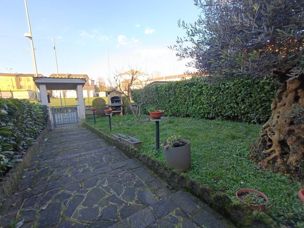 Villetta a schiera a Corte de' cortesi con cignone in Via Carlo Alberto Dalla Chiesa, 8 - Foto 2