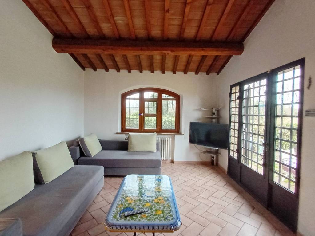 Appartamento a Gambassi terme in Strada Provinciale di S. Gimignano - Foto 2