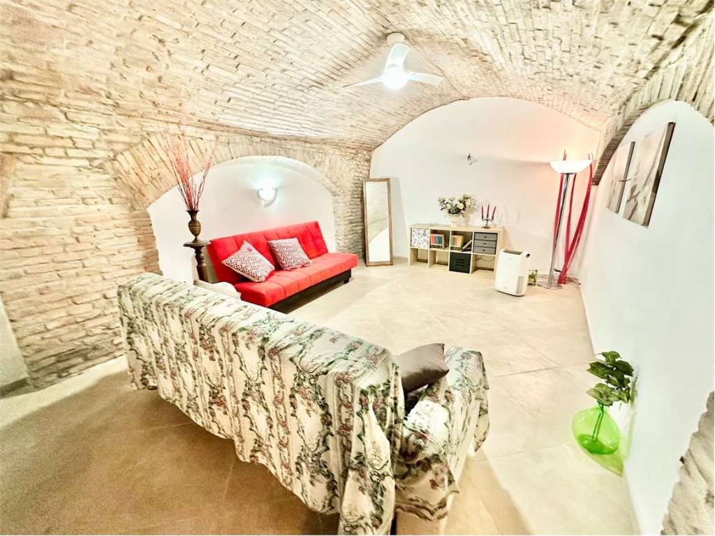 Appartamento a Imola in Imola Centro Giardino Privato e Taverna - Foto 5