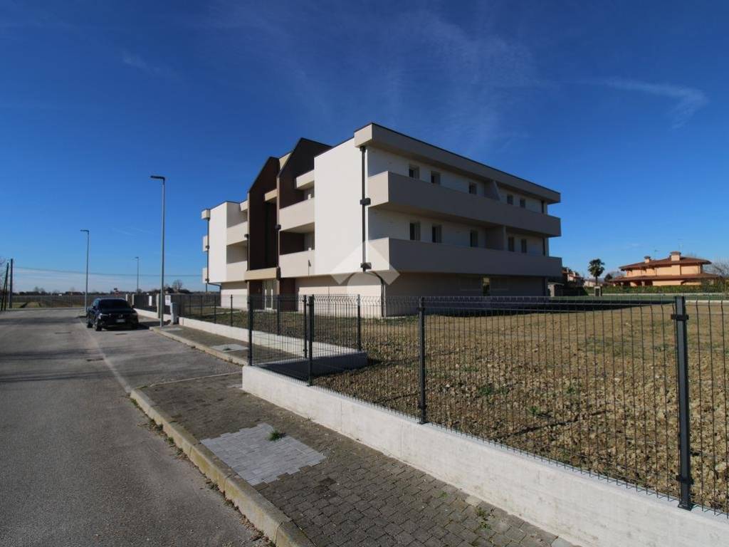 Appartamento a Motta di livenza in via L'Isle Jourdain - Foto 3