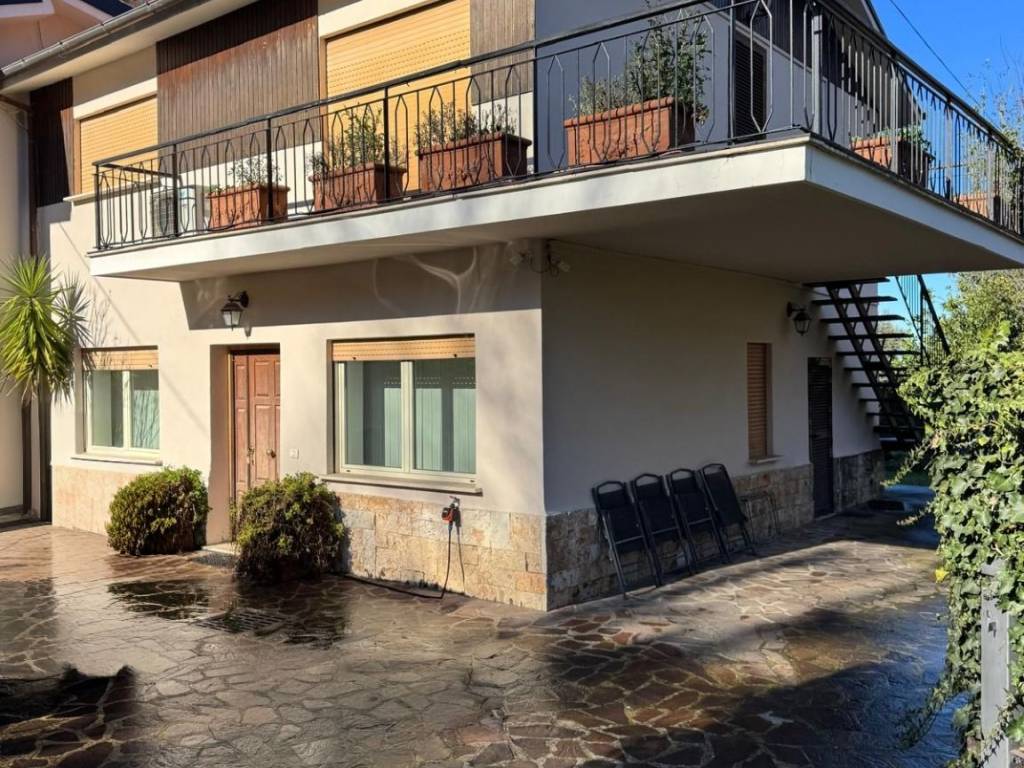Villa a Monte compatri in Via Alfredo Serranti, 135 - Foto 2