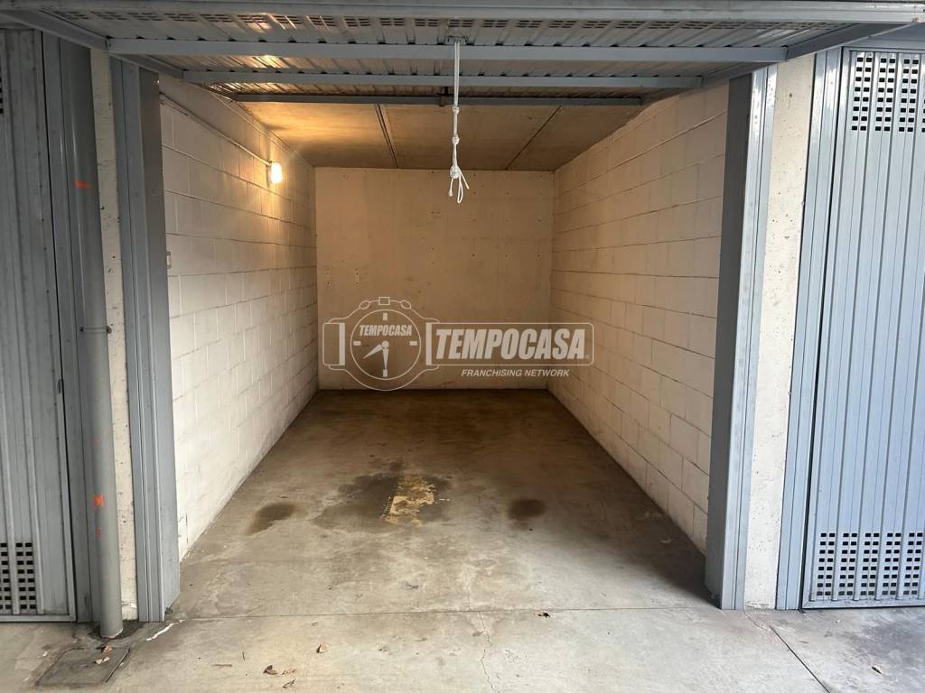 Box / garage a Cormano in Via Dante Alighieri 19 - Foto 2