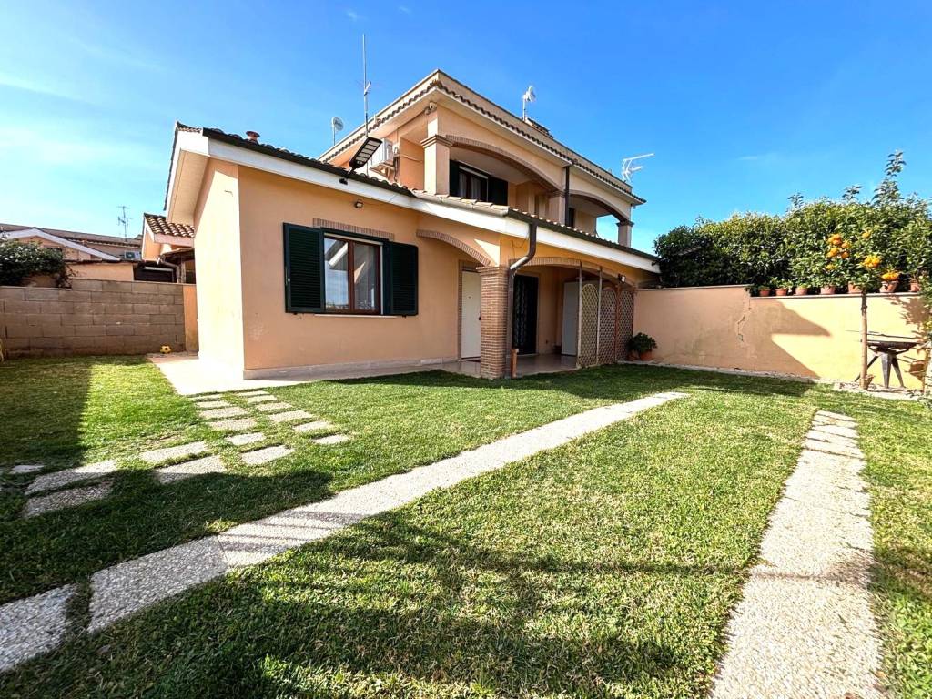 Villa a Ardea in Strada Provinciale Campo di Carne - Foto 2