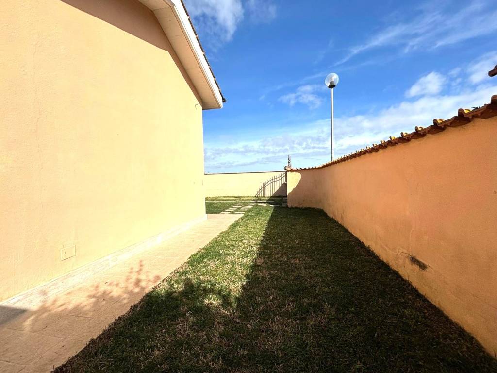 Villa a Ardea in Strada Provinciale Campo di Carne - Foto 5