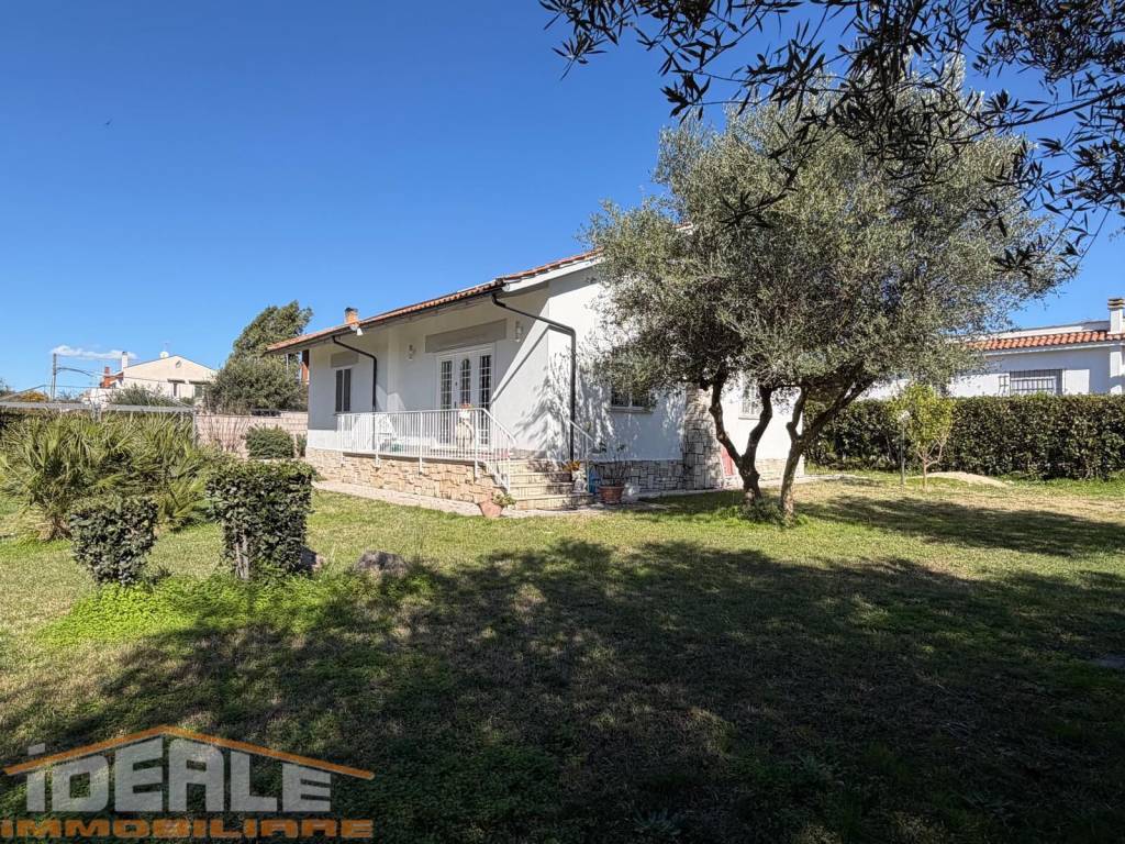 Villa a Ardea in Via dell'Orsa Maggiore, 21 - Foto 2