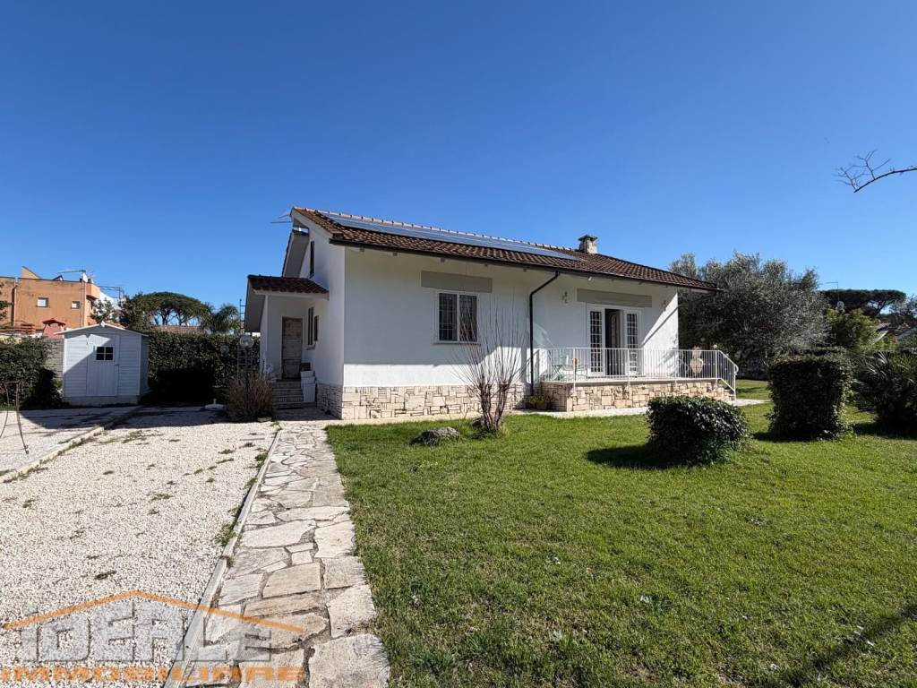 Villa a Ardea in Via dell'Orsa Maggiore, 21 - Foto 4