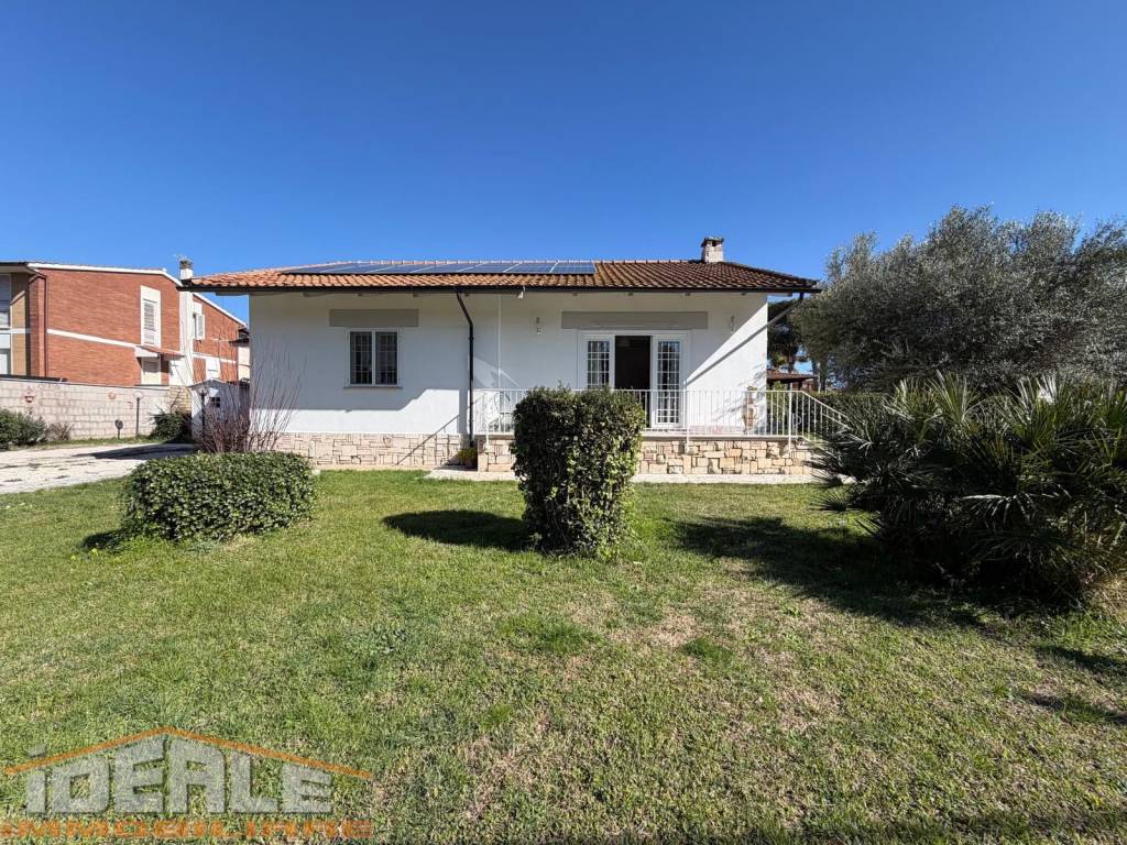Villa a Ardea in Via dell'Orsa Maggiore, 21 - Foto 5
