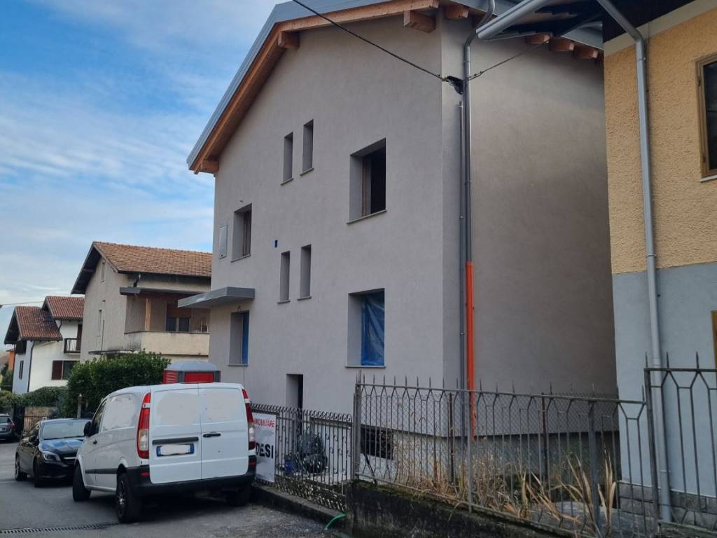 Appartamento a Costa volpino in Via Fratelli John e Robert Kennedy, 3 - Foto 2