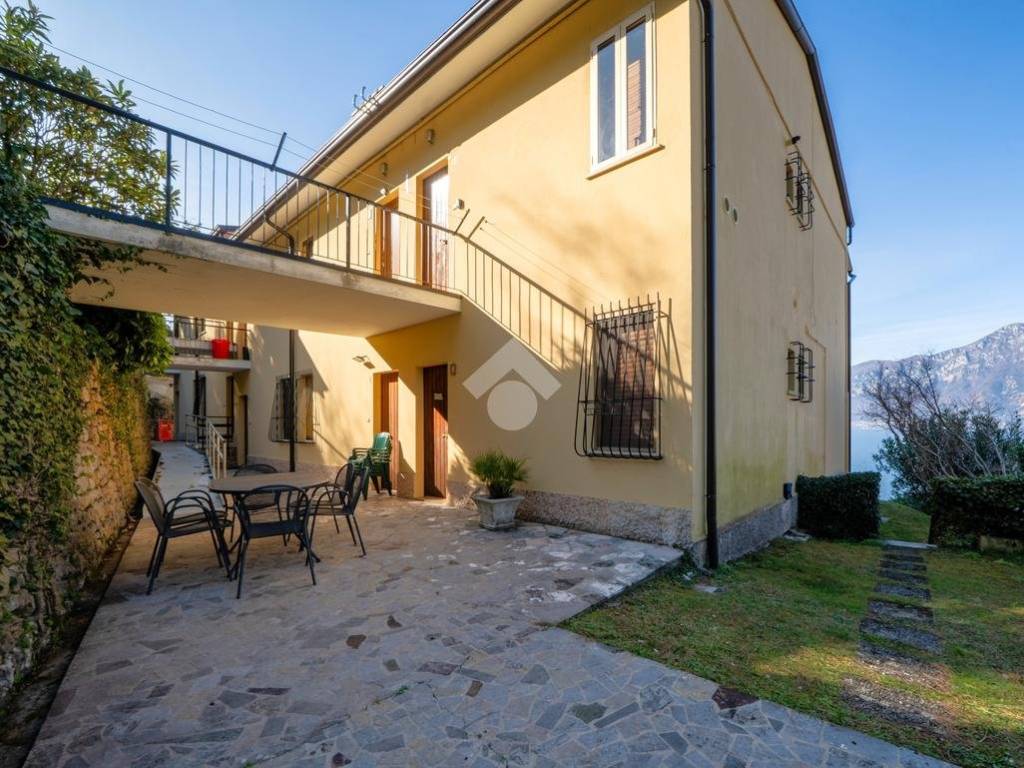 Appartamento a Torri del benaco in Via Pai di Sotto, 10 - Foto 2
