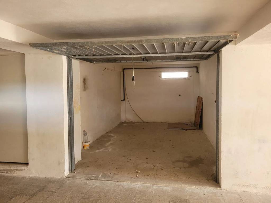 Box / garage a Vieste in Via Sandro Pertini, 43 - Foto 4