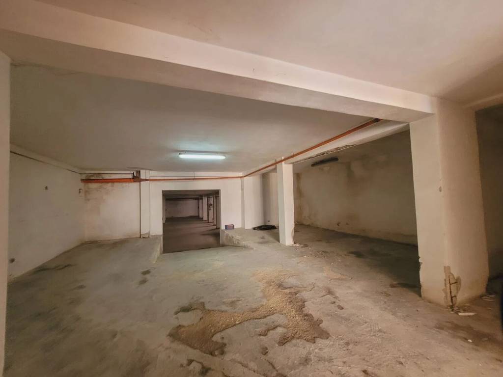 Box / garage a Vieste in Via Dante Alighieri, 77 - Foto 3