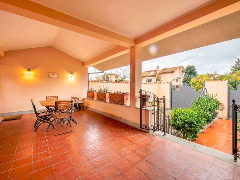 Villa a Anguillara sabazia in Viale Poggio dei Pini, 11 - Foto 4