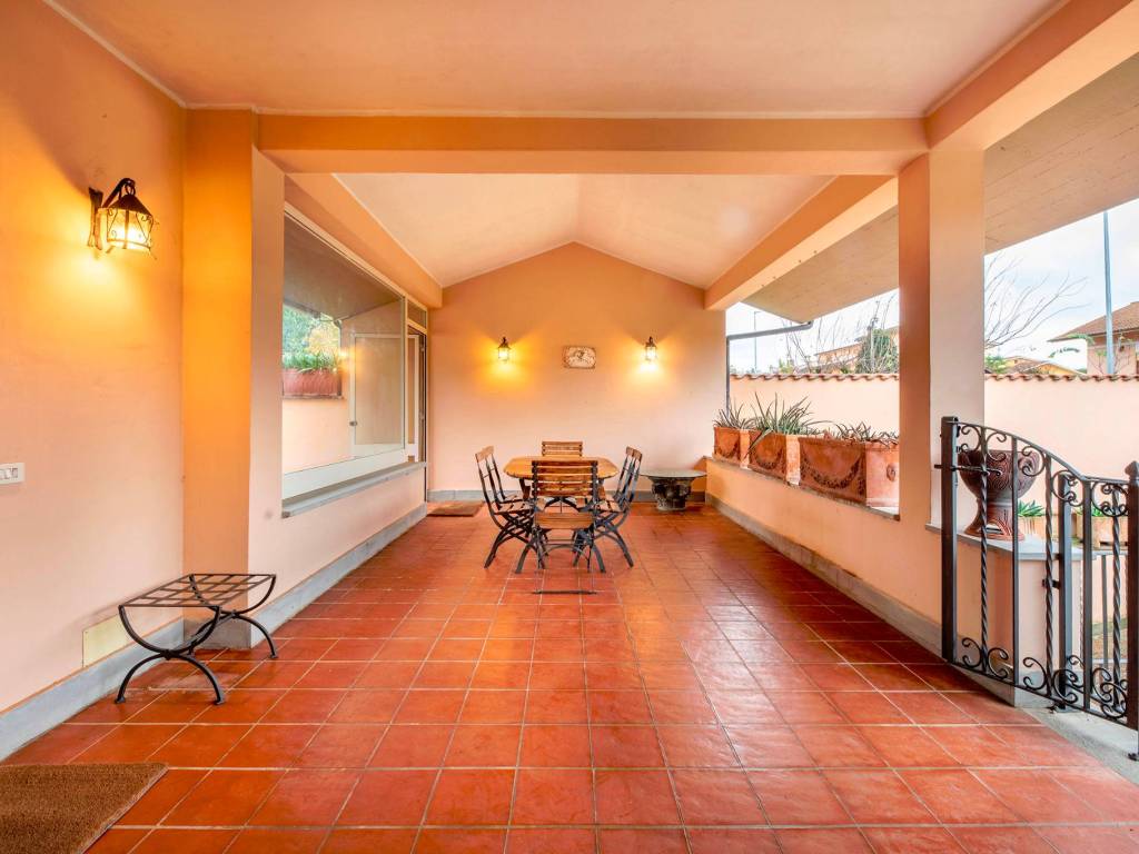 Villa a Anguillara sabazia in Viale Poggio dei Pini, 11 - Foto 5