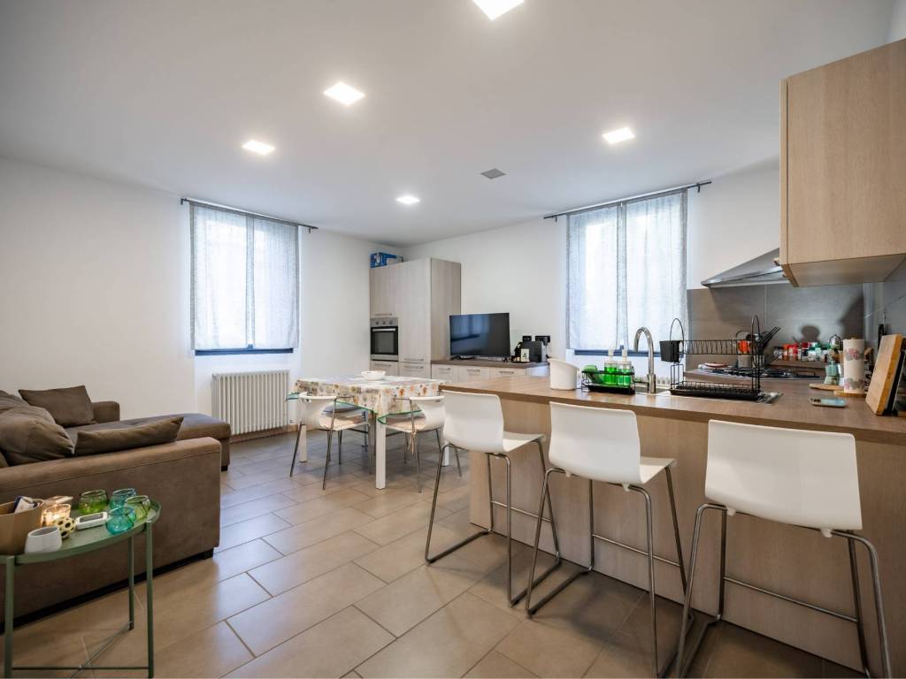 Appartamento a Lecco in Via Fratelli Torri Tarelli, 21 - Foto 3