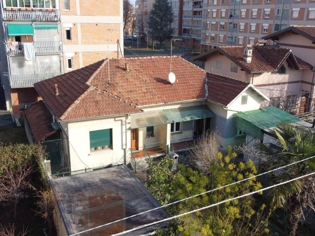 Villa a Grugliasco in Via Generale Antonio Cantore, 67 - Foto 2