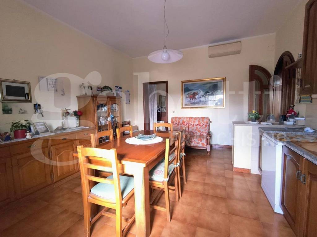 Villa a Latina in Strada Santa Croce, 74 - Foto 5