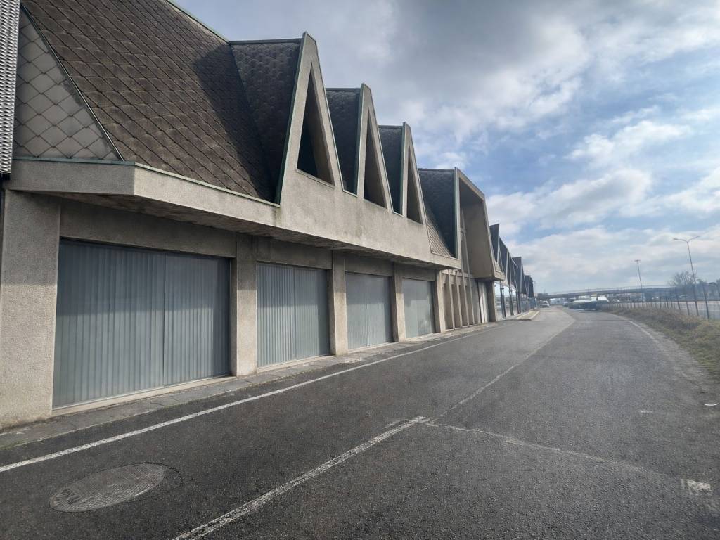 Palazzo / stabile a Lissone in Viale Vallassina, 300 - Foto 2