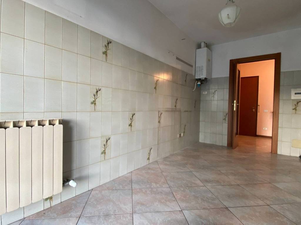 Appartamento a Busto arsizio in Via Enrico dell'Acqua - Foto 3