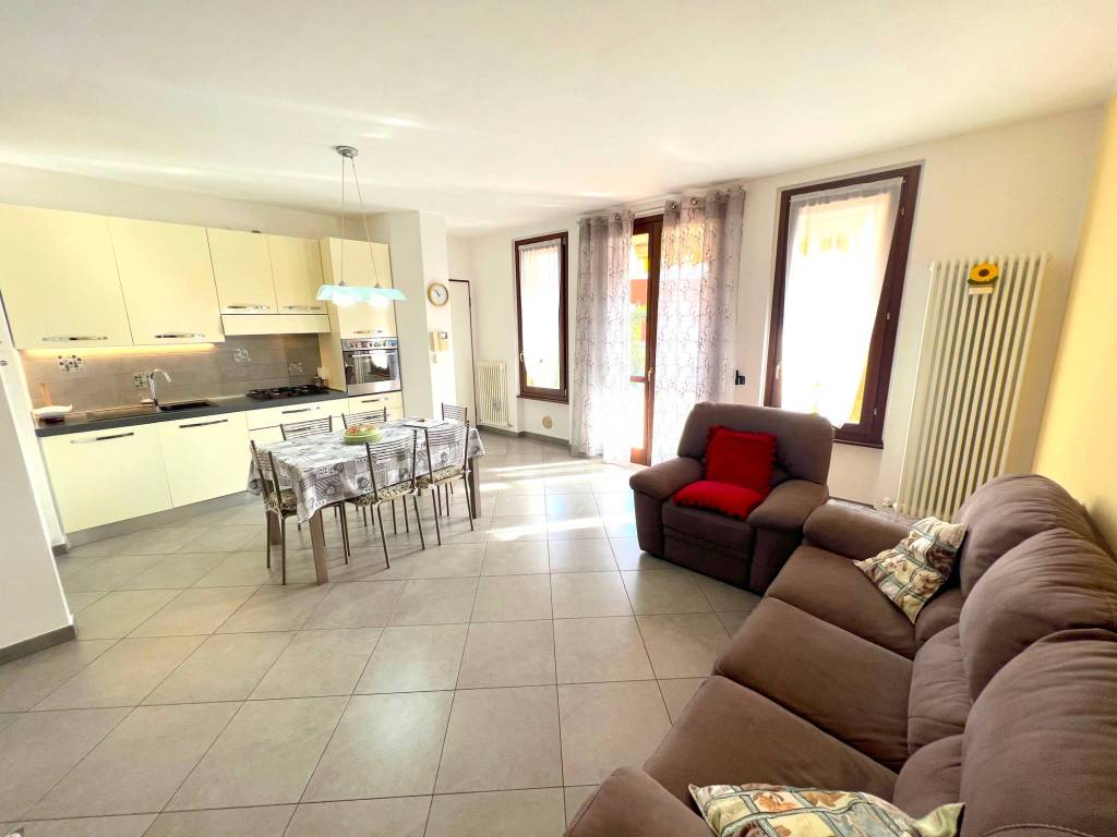 Appartamento a Correzzana in Via Principale - Foto 2