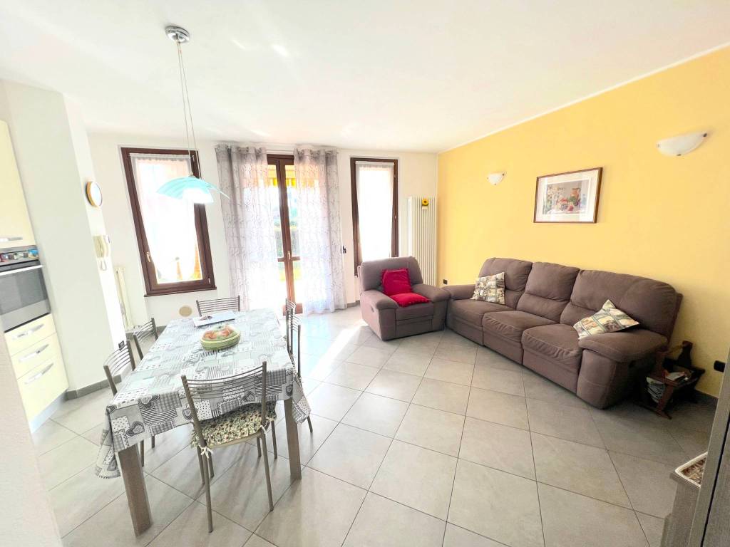 Appartamento a Correzzana in Via Principale - Foto 3