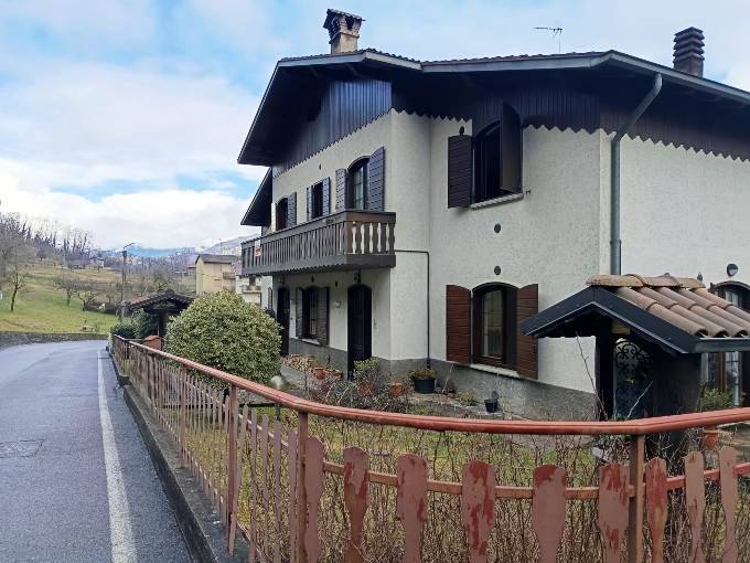 Villa a Capizzone in Via 4 Novembre - Foto 2