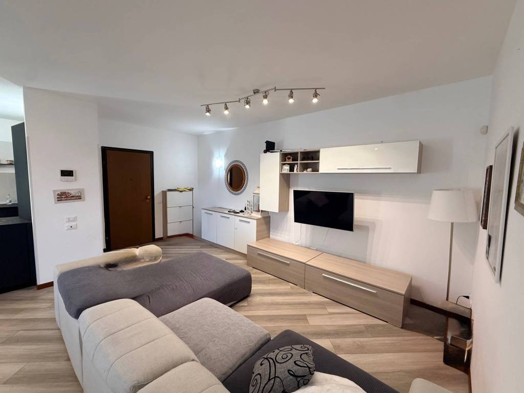 Appartamento a Valbrembo in Via Papa Giovanni XXIII, 5 - Foto 3