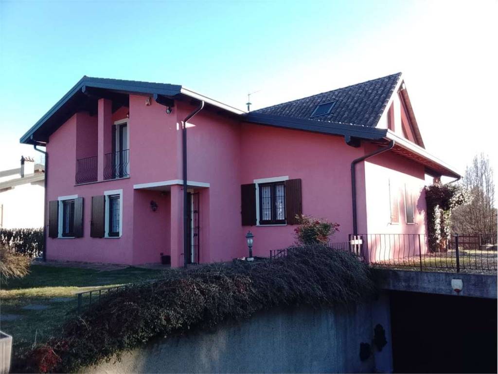 Villa a Cantello in via Torre dei Premoli, 23 - Foto 2