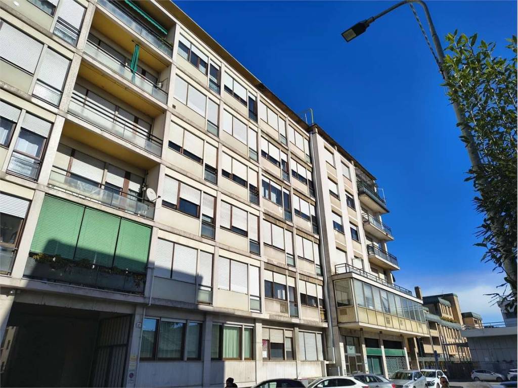 Appartamento a Varese in via Rainoldi, 23 - Foto 2