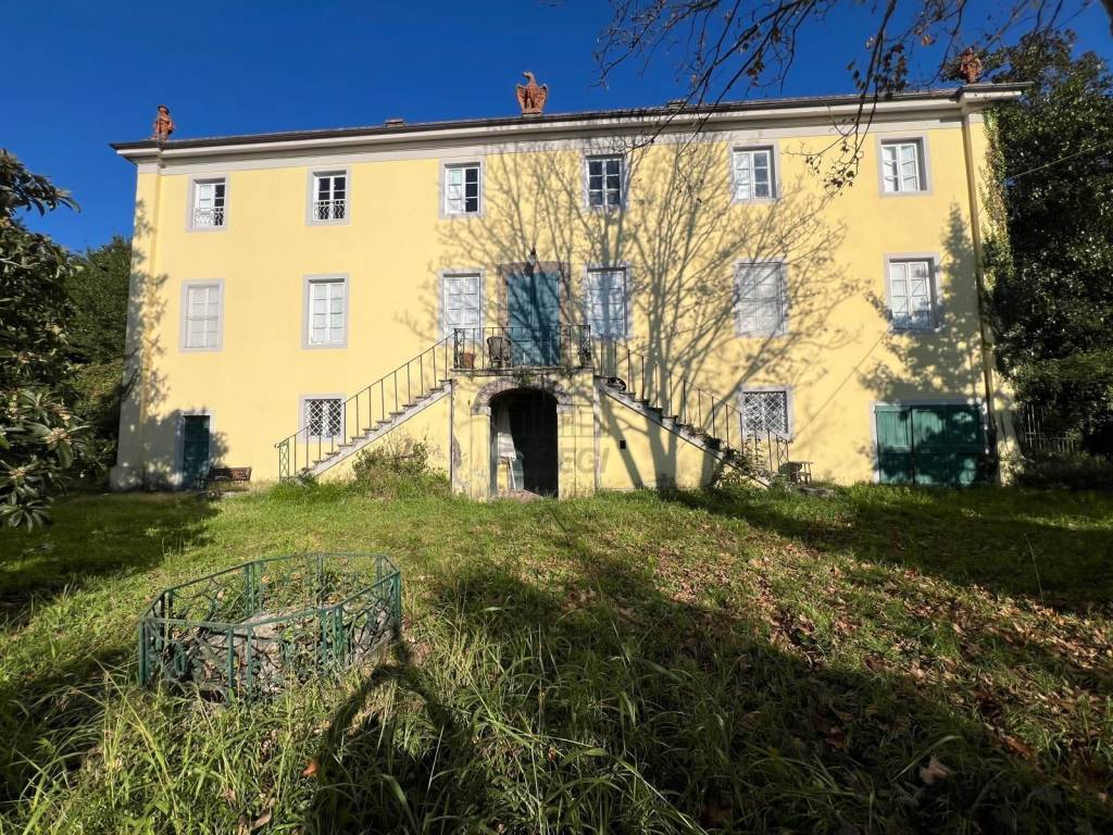 Villa a Lucca in Via di Nozzano, 425 - Foto 2
