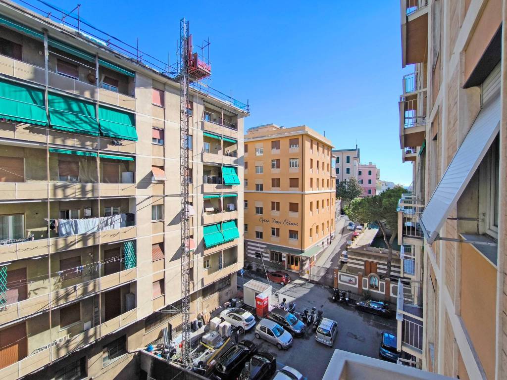 Appartamento a Genova in Via Paverano, 25 - Foto 2