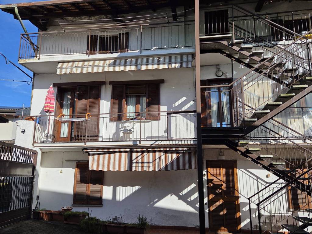 Appartamento a Paruzzaro in Via Centro - Foto 2