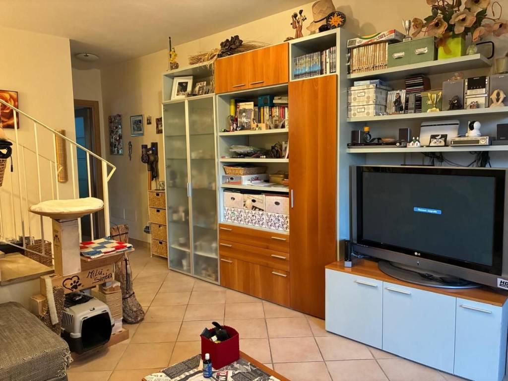 Casa indipendente a Poggibonsi in Via S. Gimignano, - Foto 3