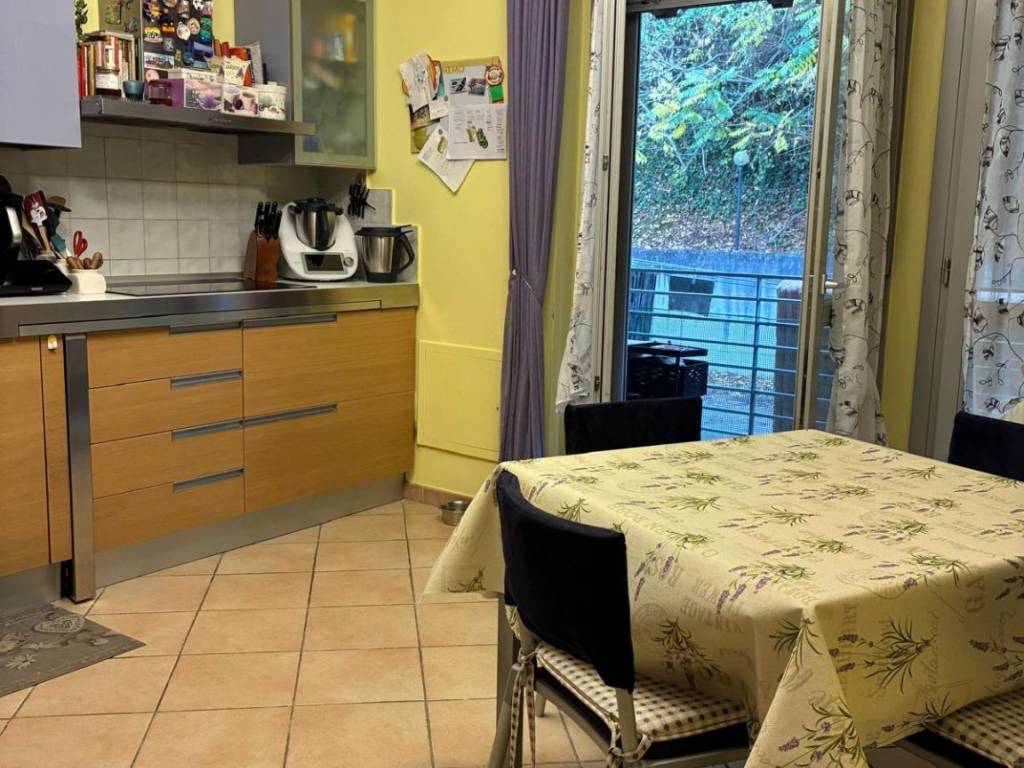 Casa indipendente a Poggibonsi in Via S. Gimignano, - Foto 4