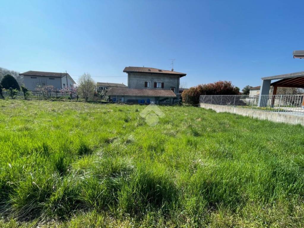 Terreno a Borgomanero in Via Stanga - Foto 3