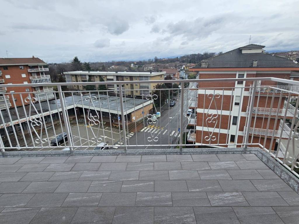 Appartamento a Collegno in Via Alfonso Lorenzini, 2 - Foto 2