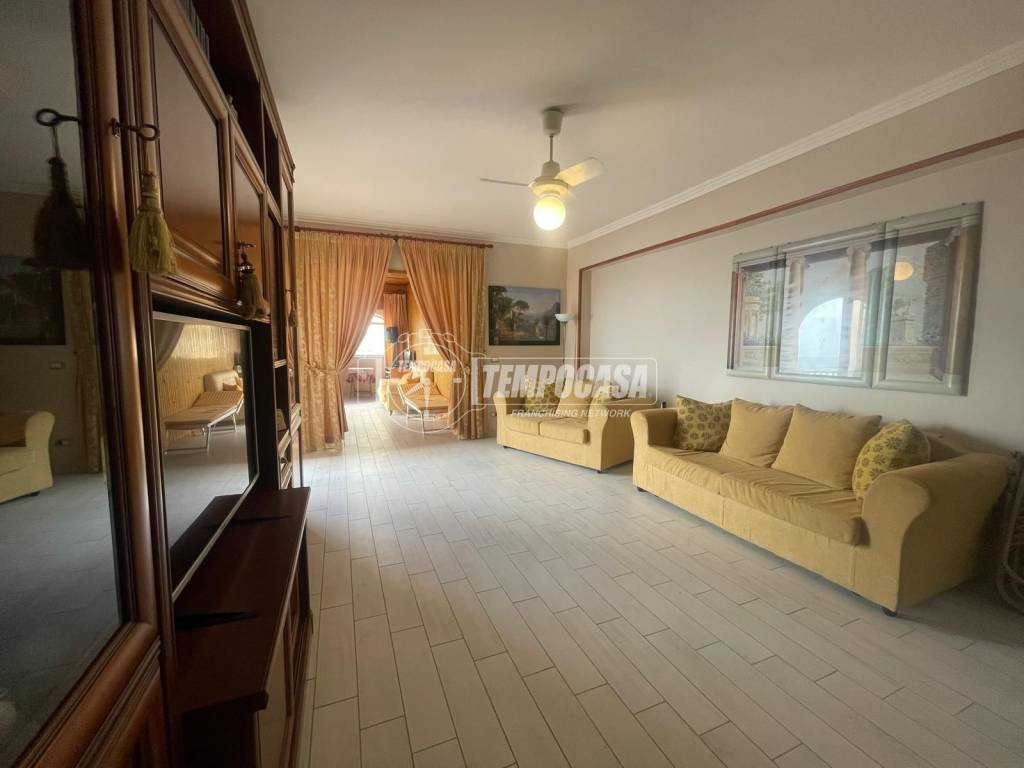 Appartamento a Castel volturno in Via del Mare 7 - Foto 3