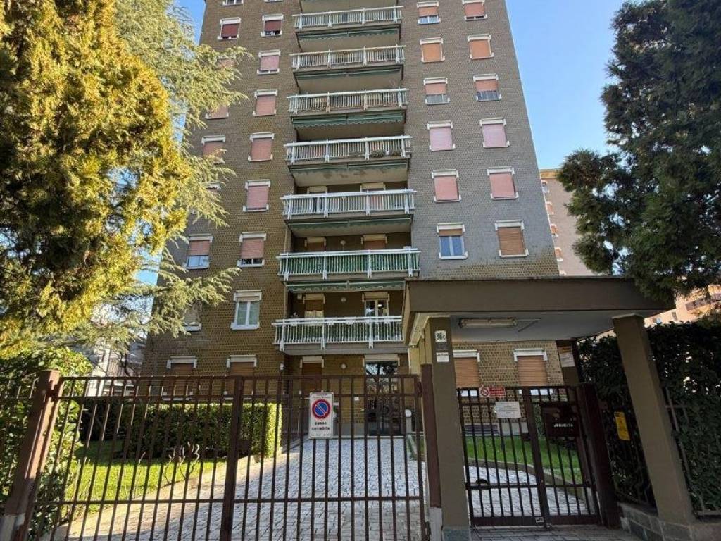 Appartamento a Cinisello balsamo in Via Monte Santo, 86 - Foto 2